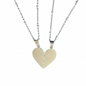 Deze hartjes ketting shop je bij Mila jwls!