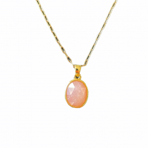 Deze ketting met sunstone bedel shop je bij Mila jwls.