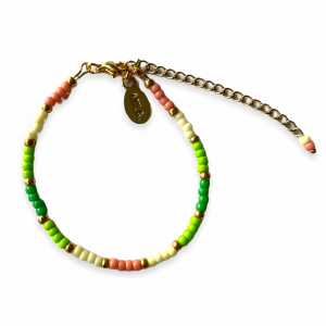 Deze kleurrijke armband shop je bij Mila jwls!