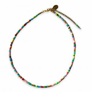 Deze kleurrijke ketting shop je bij Mila jwls!
