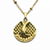 Deze ketting met twee handen die elkaar vast houden shop je bij Mila jwls.
