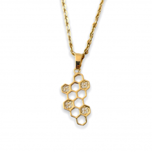 Deze ketting met honingraat bedel met zirkonia steentjes shop je bij Mila jwls.