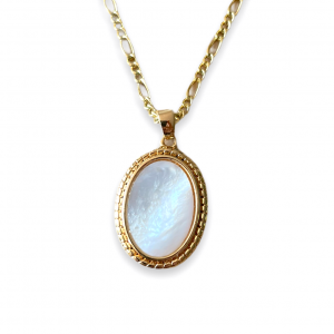Deze ketting met gold plated schelp bedel shop je bij Mila jwls.