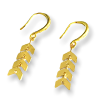 Deze gold plated oorbellen met gold plated bedels shop je bij Mila jwls.